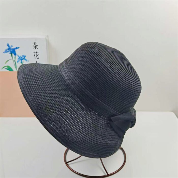 黑色
